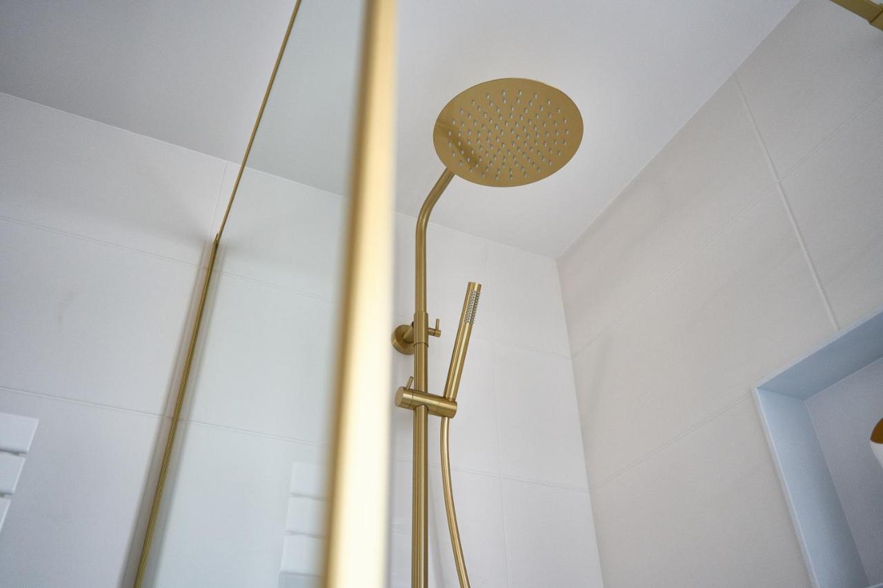 Eclat Dore Bondy Suites Free Parking Buitenkant foto
